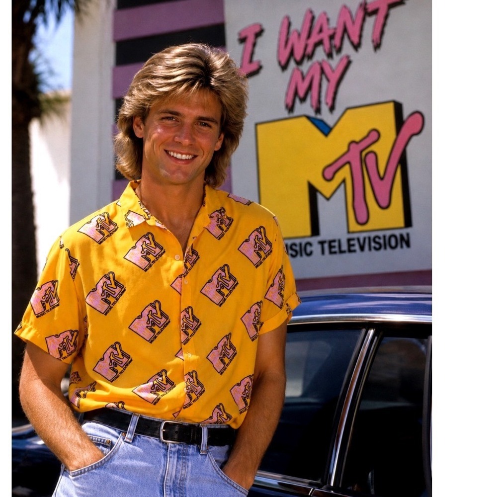 MTV Music Television  Large Yellow All Over Print Short Sleeve Button Up Shirt
